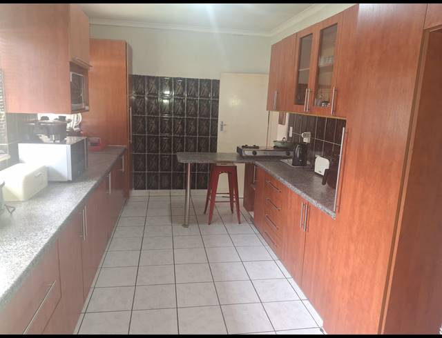 4 BEDROOM FREEHOLD FOR SALE IN BIRCH ACRES